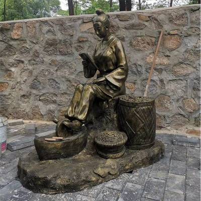 城市公園中的藝術之眼 玻璃鋼仿銅人像雕塑的多樣魅力